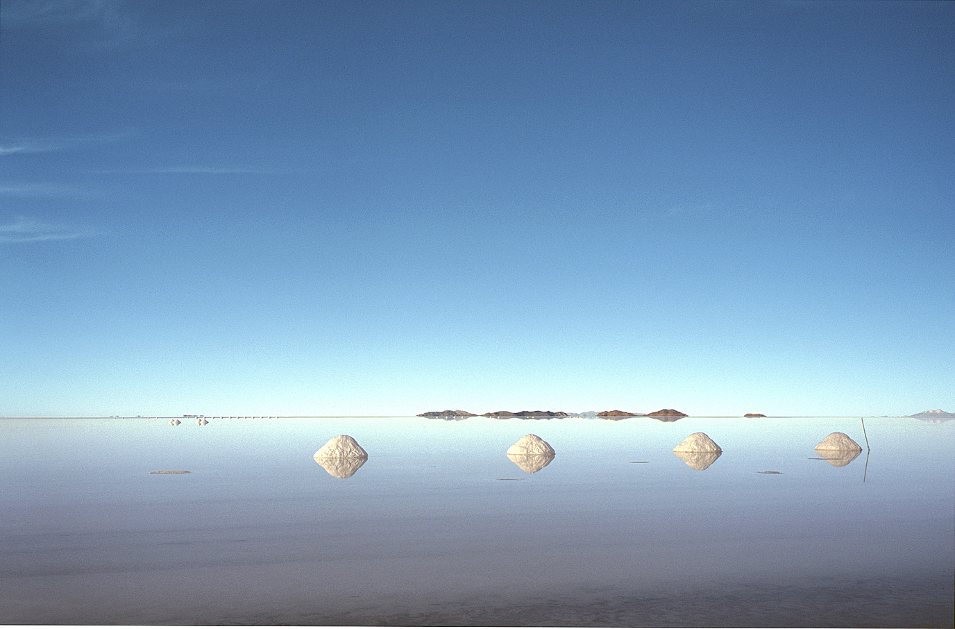 chi_4_28 salar.jpg - Uyuni salar d'Uyuni le matin sur le salar d'Uyuni inondé